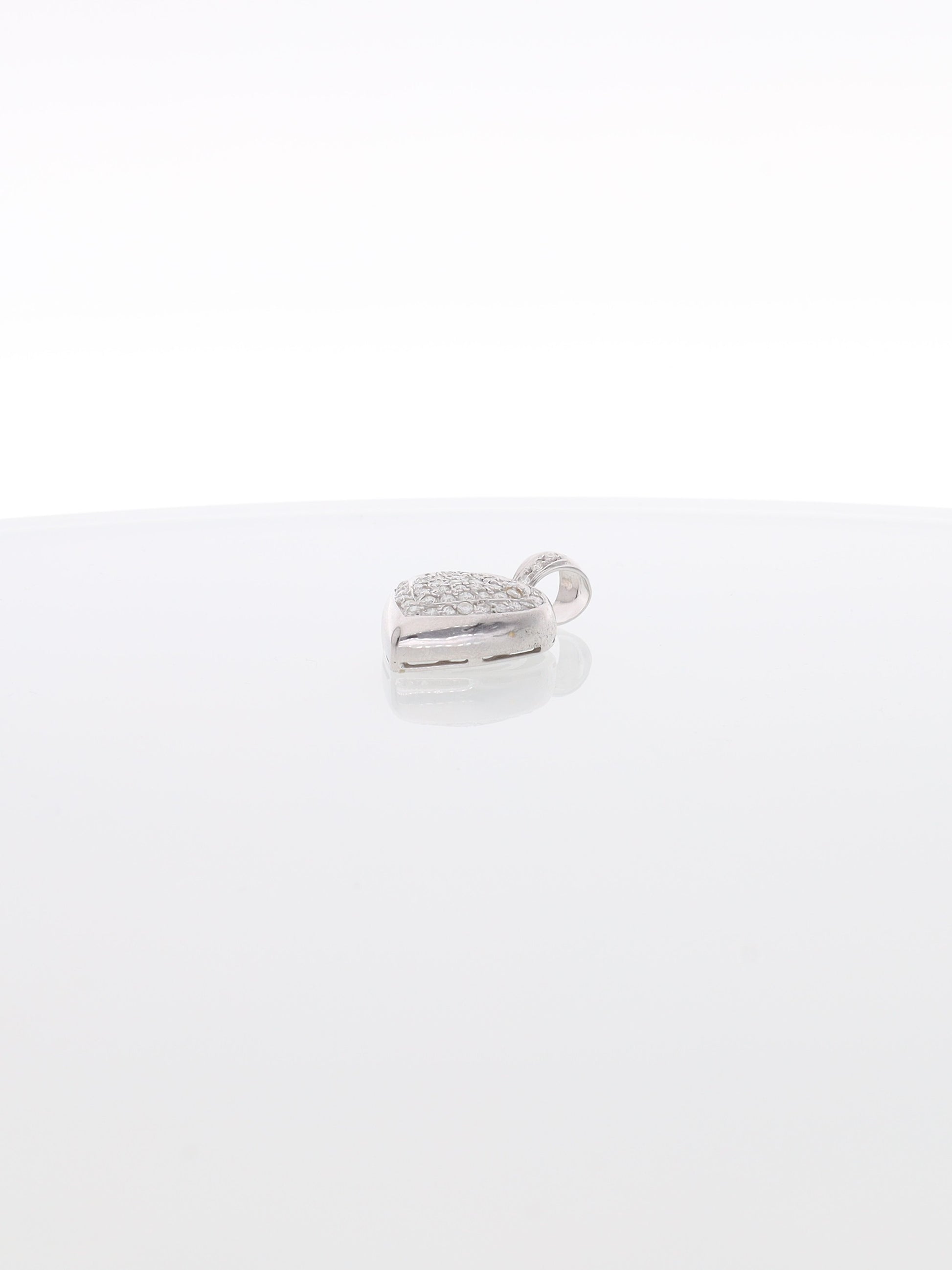 Ciondolo in oro bianco 18kt cuore con pavè di brillanti